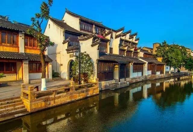标准晚报:西汉姆领跑菲利普斯争夺战,球员未来下周定